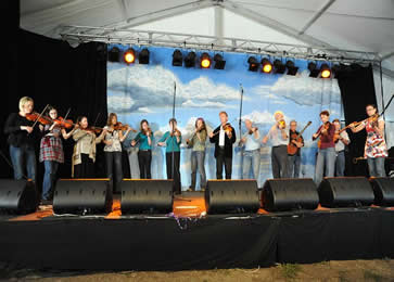 Adelaide Scottish Fiddle Club performance at National Folk Festival Canberra 2009